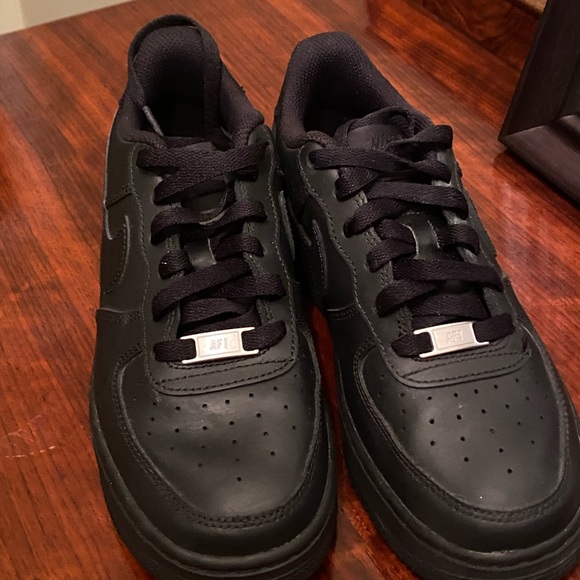 Like New. Worn twice. Grandson wouldn’t wear them. - Picture 2 of 3